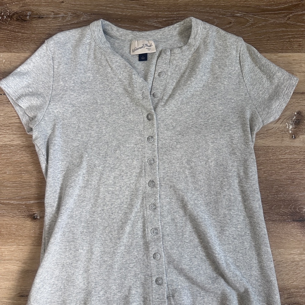 Universal Thread Light Gray Button-Down Shirt L